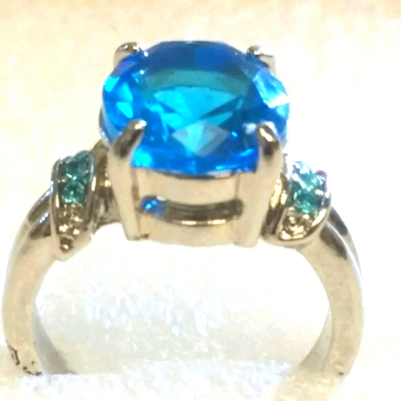 Blue topaz silver ring - Picture 6 of 9